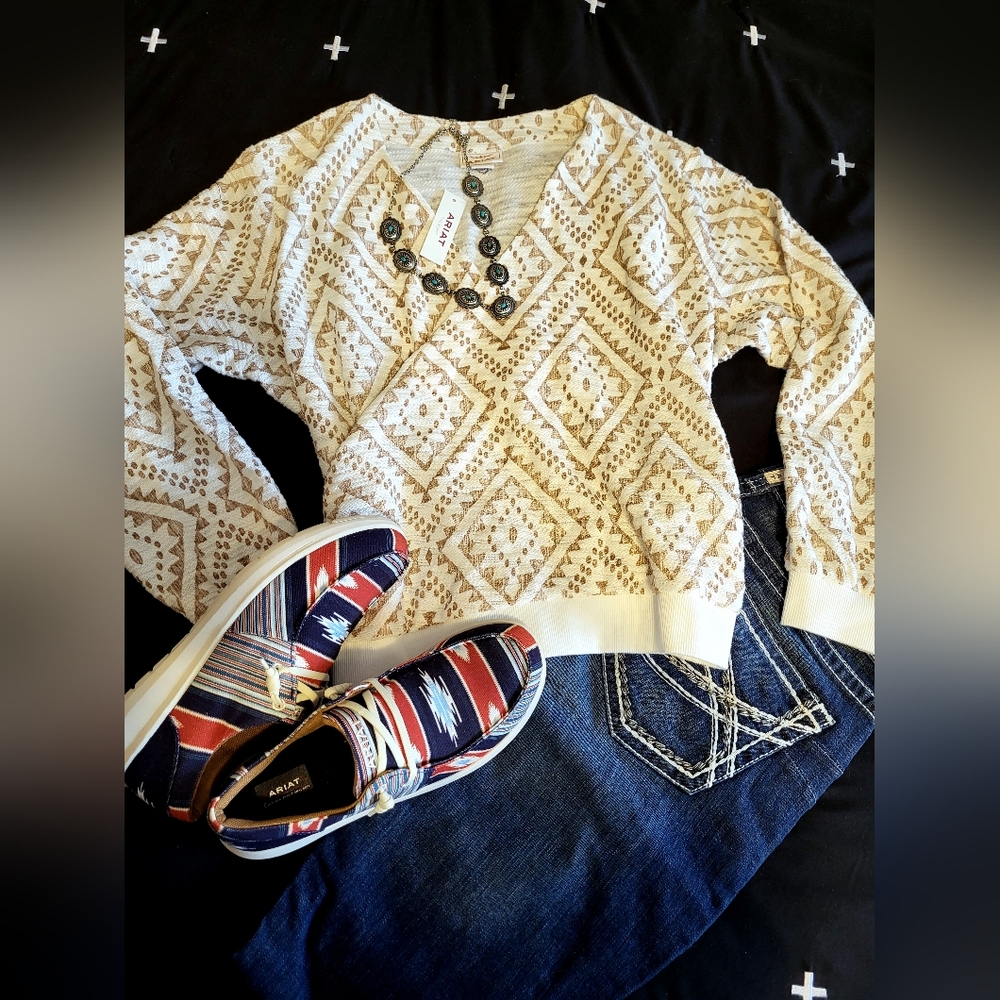 Ariat Aztec V-Neck Top